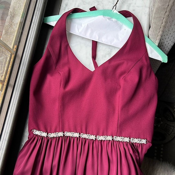 White by Vera Wang for David’s Bridal, Halter Dress in Wine, size 4, worn once - Picture 6 of 8